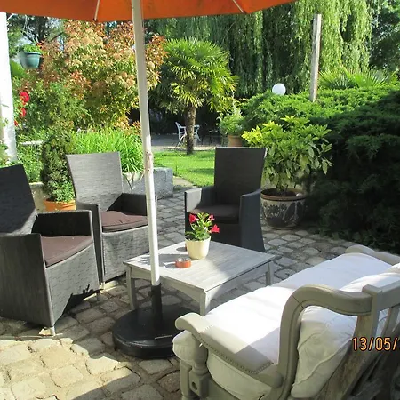 Chambres D'hotes Barbecane فندق مبيت وإفطار *