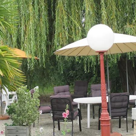 Chambres D'hotes Barbecane فندق مبيت وإفطار