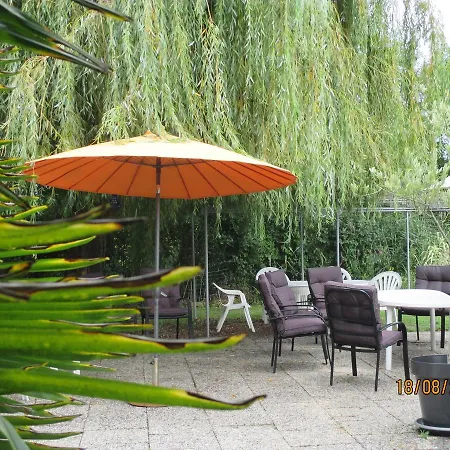 Chambres D'hotes Barbecane فندق مبيت وإفطار *